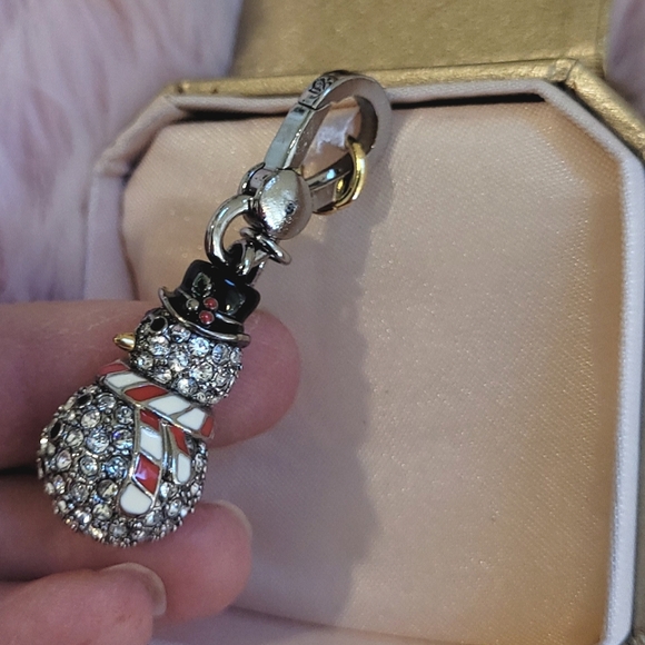 2011 LIMITED EDITION JUICY COUTURE RHINESTONE SNOWMAN CHARM - Picture 4 of 12